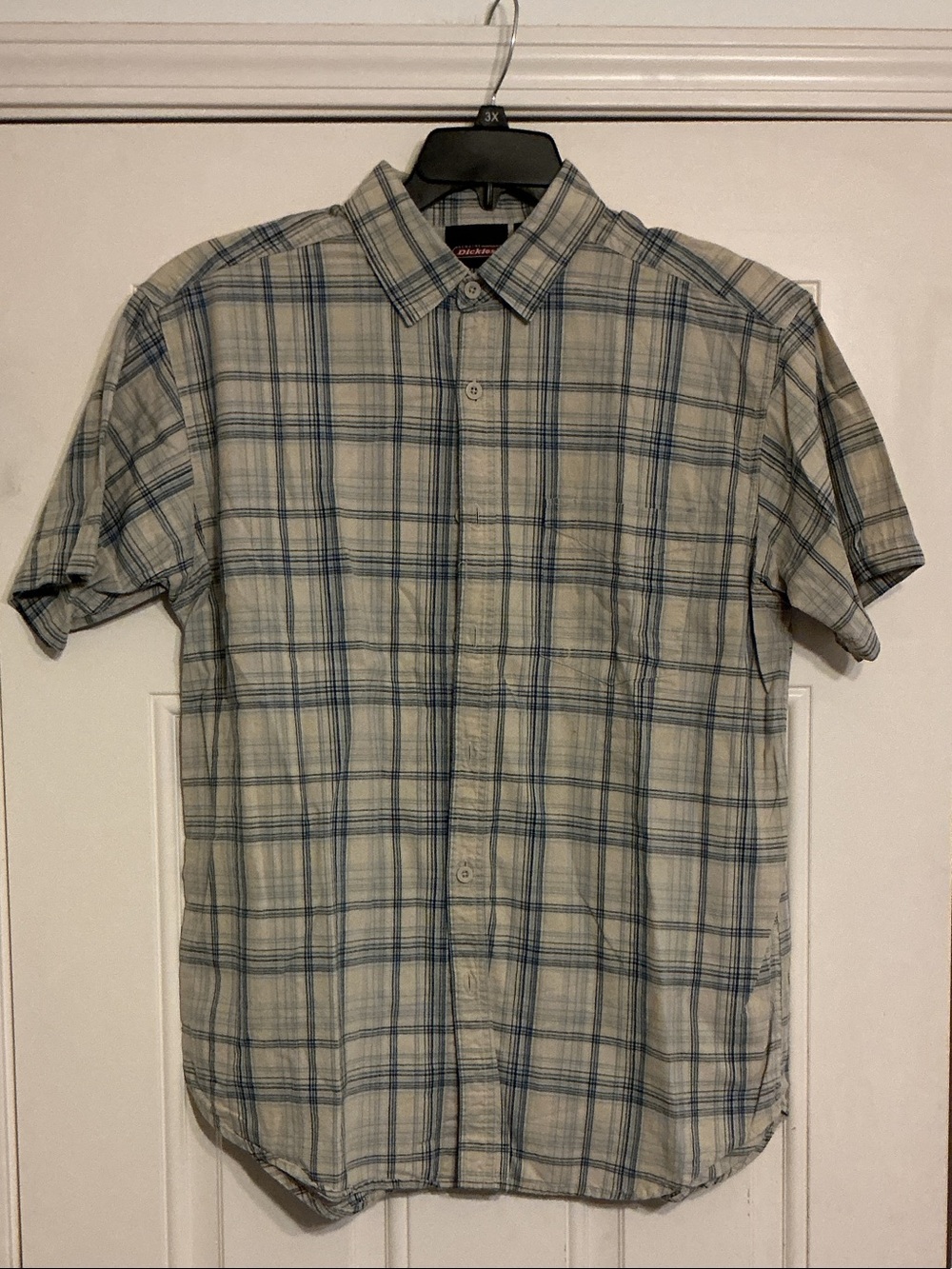 Dickies Short-Sleeve Plaid Button-Down Shirt in Blue and Beige